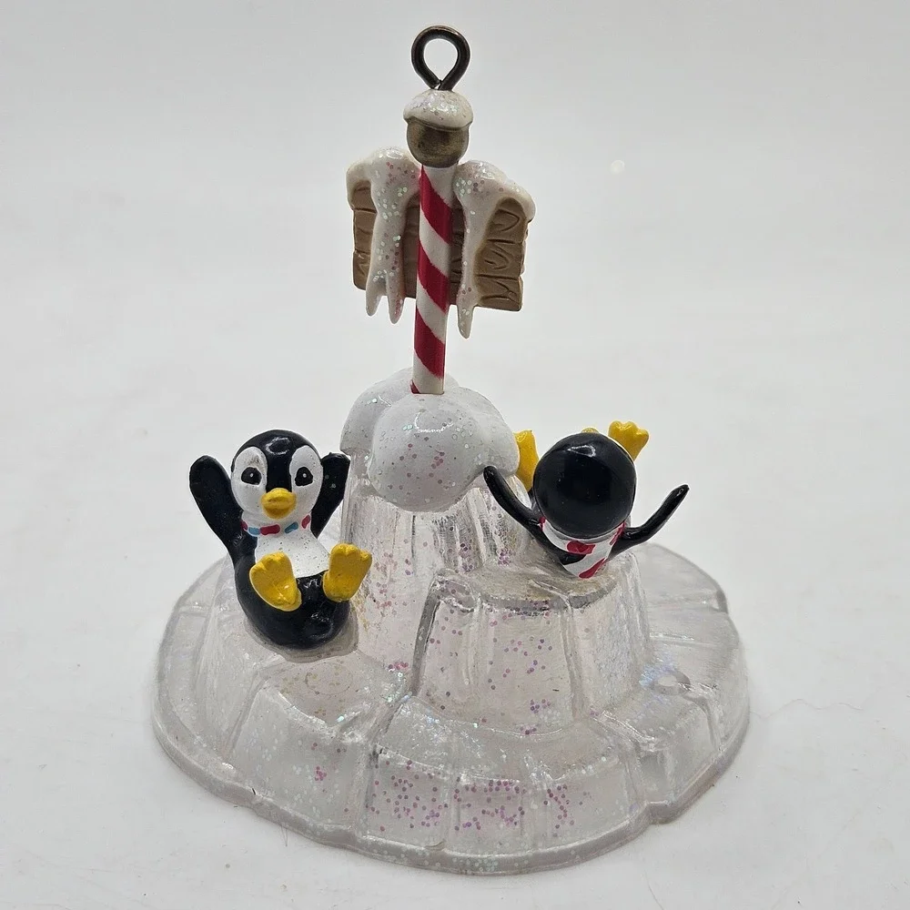 VTG 1995 NOMA North Pole Penguin Iceberg Christmas Ornament‎ Decoration